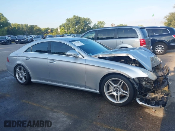 2006 Mercedes-Benz CLS-Class with VIN WDDDJ75X76A062548, listed as a IAAI auction lot 40212012 with 117,233 mi miles. Bid and sale history available at carsss.com. Image 13.