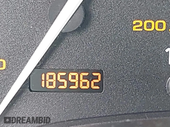 2000 Saturn SL z VIN 1G8ZK5271YZ165467, wystawiony jako IAAI lot #42367156 z przebiegiem 185 962 mil mil oraz . Historia ofert i sprzedaży dostępna na DreamBid. Obrazek 12.