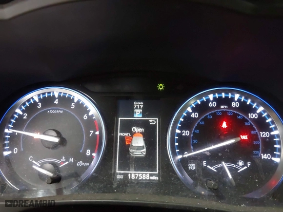 2014 Toyota Highlander XLE with VIN 5TDJKRFH1ES025381, listed as a IAAI auction lot 41494104 with 187,588 mi miles. Bid and sale history available at carsss.com. Image 7.
