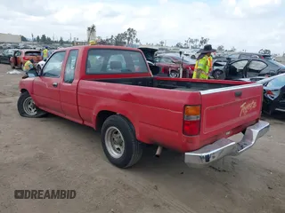 1989 Toyota Pickup DLX with VIN JT4RN93P8K0004371, listed as a IAAI auction lot 42126597 with 180,609 mi miles and . Bid and sale history available at DreamBid. Image 3.