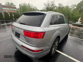 2017 Audi Q7 Premium Plus with VIN WA1LAAF70HD034782, listed as a Copart auction lot 56847135 with 136,433 mi miles and Clean title. Bid and sale history available at DreamBid. Image 3.
