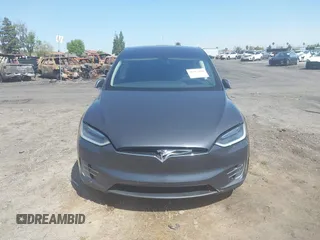 2016 Tesla Model X 70D z VIN 5YJXCAE27GF002541, wystawiony jako IAAI lot #41957228 z przebiegiem 77 199 mil mil oraz . Historia ofert i sprzedaży dostępna na DreamBid. Obrazek 12.
