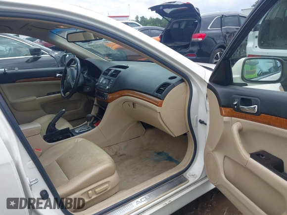 2007 Acura TSX with VIN JH4CL96877C020243, listed as a IAAI auction lot 42379368 with 206,042 mi miles and . Bid and sale history available at DreamBid. Image 5.