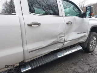 2019 GMC Sierra 2500HD Denali with VIN 1GT12SEY8KF226666, listed as a IAAI auction lot 41717939 with 45,325 mi miles. Bid and sale history available at carsss.com. Image 12.