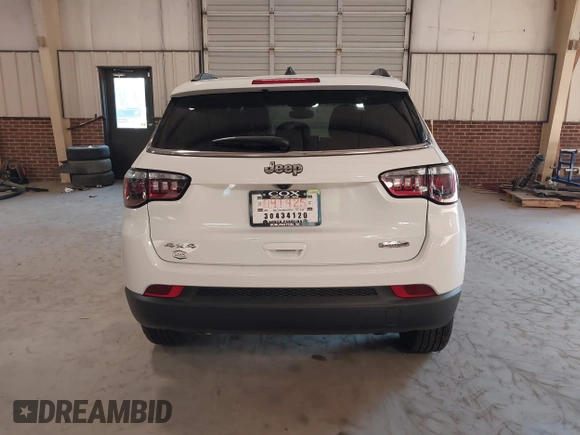 2025 Jeep Compass Latitude with VIN 3C4NJDBNXST535796, listed as a IAAI auction lot 41776776 with 1,037 mi miles and . Bid and sale history available at DreamBid. Image 16.