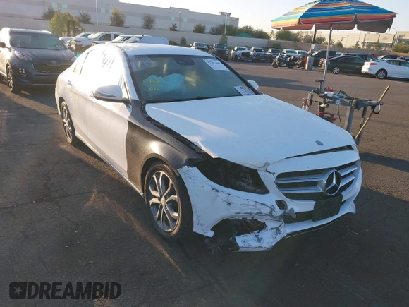2017 Mercedes-Benz C 300 z VIN 55SWF4JB7HU200532, wystawiony jako IAAI lot #42207648 z przebiegiem 132 247 mil mil oraz . Historia ofert i sprzedaży dostępna na DreamBid. Obrazek 1.