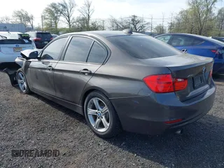 2015 BMW 3 Series 320i xDrive с VIN WBA3C3G50FNT50924, выставлен на аукционе IAAI как лот 42084473 с пробегом Не указан миль и . История ставок и продаж доступна на DreamBid. Изображение 3.