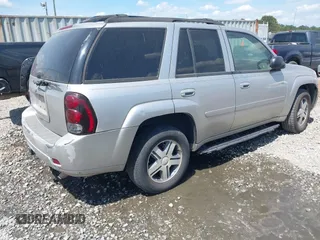 2006 Chevrolet TrailBlazer LS with VIN 1GNDS13S662165800, listed as a IAAI auction lot 42123948 with 270,074 mi miles and . Bid and sale history available at DreamBid. Image 4.