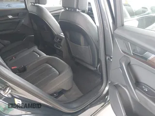 2025 Audi Q5 Premium with VIN WA1ABAFY9S2045618, listed as a IAAI auction lot 42279469 with 3,024 mi miles and . Bid and sale history available at DreamBid. Image 8.