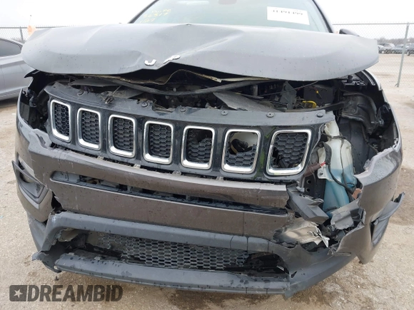 2018 Jeep Compass Latitude with VIN 3C4NJCBB4JT193275, listed as a IAAI auction lot 41491499 with 132,546 mi miles. Bid and sale history available at carsss.com. Image 6.