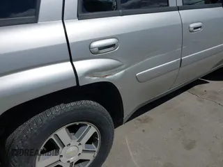 2005 Chevrolet TrailBlazer LT with VIN 1GNDT13S952113282, listed as a IAAI auction lot 41802492 with 172,253 mi miles and . Bid and sale history available at DreamBid. Image 6.
