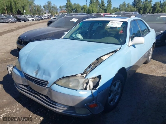1997 Lexus ES 300 Luxury Sport Sdn with VIN JT8BF22G5V0033501, listed as a IAAI auction lot 41668495 with 235,462 mi miles. Bid and sale history available at carsss.com. Image 2.