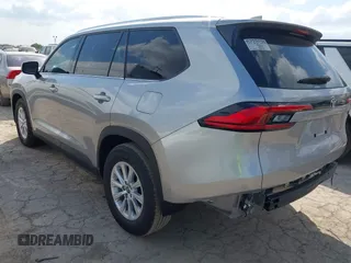 2024 Toyota Highlander XLE with VIN 5TDAAAA55RS017176, listed as a IAAI auction lot 42038401 with 14 mi miles and . Bid and sale history available at DreamBid. Image 3.