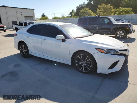 2020 Toyota Camry SE z VIN 4T1M11AK4LU906763, wystawiony jako Copart lot #53023285 z przebiegiem 88 371 mil mil oraz Szkoda całkowita • Salvage title. Historia ofert i sprzedaży dostępna na DreamBid. Obrazek 4.