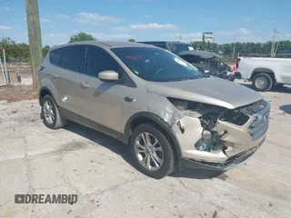 2017 Ford Escape SE z VIN 1FMCU0GD8HUC60074, wystawiony jako IAAI lot #41918443 z przebiegiem 85 787 mil mil oraz . Historia ofert i sprzedaży dostępna na DreamBid. Obrazek 1.