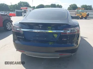2013 Tesla Model S Performance с VIN 5YJSA1CP7DFP25848, выставлен на аукционе IAAI как лот 42511007 с пробегом 144 321 миль миль и . История ставок и продаж доступна на DreamBid. Изображение 16.