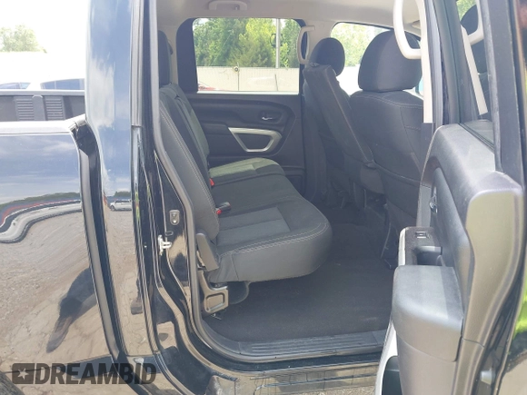 2017 Nissan Titan SV z VIN 1N6AA1EJ6HN544166, wystawiony jako IAAI lot #42160470 z przebiegiem 147 623 mil mil oraz . Historia ofert i sprzedaży dostępna na DreamBid. Obrazek 8.
