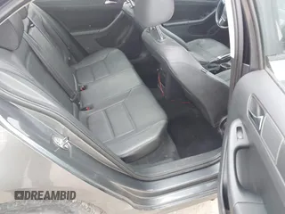 2011 Volkswagen Jetta SE with VIN 3VWDZ7AJ4BM370033, listed as a IAAI auction lot 42367238 with 161,635 mi miles and . Bid and sale history available at DreamBid. Image 8.