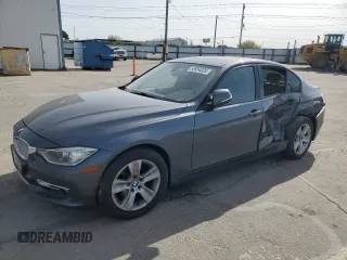 2012 BMW 3 Series 328i z VIN WBA3A5C5XCFJ88765, wystawiony jako Copart lot #53954325 z przebiegiem 121 610 mil mil oraz Szkoda całkowita • Salvage title. Historia ofert i sprzedaży dostępna na DreamBid. Obrazek 1.