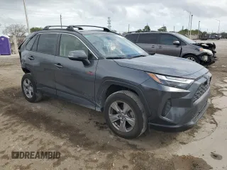 2022 Toyota RAV4 XLE with VIN JTMW1RFV6ND089457, listed as a Copart auction lot 47178465 with 43,850 mi miles and Salvage Title. Bid and sale history available at carsss.com. Image 4.