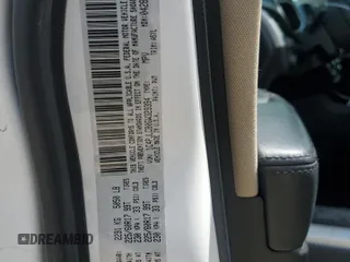 2016 Jeep Cherokee Latitude z VIN 1C4PJLCB0GW329394, wystawiony jako Copart lot #55442565 z przebiegiem 95 136 mil mil oraz Szkoda całkowita • Salvage title. Historia ofert i sprzedaży dostępna na DreamBid. Obrazek 13.