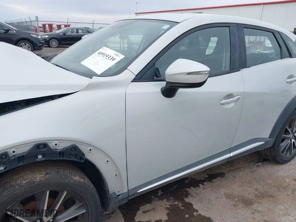 2016 Mazda CX-3 Grand Touring with VIN JM1DKDD78G0134176, listed as a IAAI auction lot 40919339 with NaN miles. Bid and sale history available at carsss.com. Image 19.