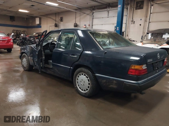 1990 Mercedes-Benz 300 E с VIN WDBEA30D3LB235863, выставлен на аукционе IAAI как лот 40519459 с пробегом 142 260 миль миль и . История ставок и продаж доступна на DreamBid. Изображение 3.