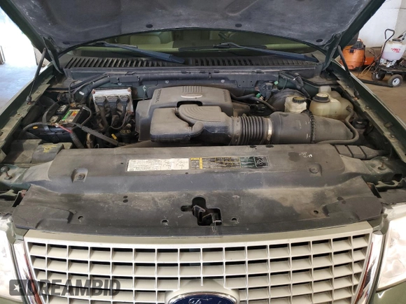 2004 Ford Expedition Eddie Bauer with VIN 1FMFU18L84LB80640, listed as a Copart auction lot 65402615 with 175,477 mi miles and Clean title. Bid and sale history available at DreamBid. Image 12.