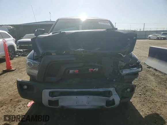 2017 Ram 1500 Rebel z VIN 1C6RR7YT3HS589170, wystawiony jako Copart lot #57115335 z przebiegiem 53 389 mil mil oraz Szkoda całkowita • Salvage title. Historia ofert i sprzedaży dostępna na DreamBid. Obrazek 13.