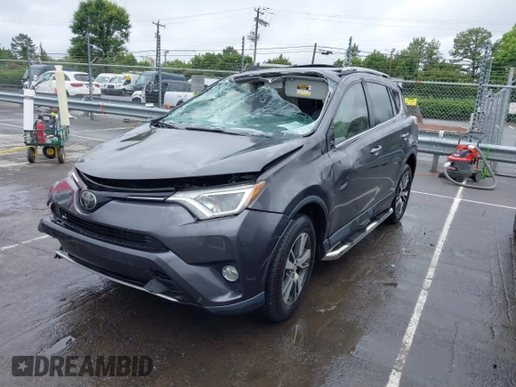 2018 Toyota RAV4 XLE z VIN JTMWFREV3JJ184752, wystawiony jako IAAI lot #42356452 z przebiegiem 79 532 mil mil oraz . Historia ofert i sprzedaży dostępna na DreamBid. Obrazek 22.