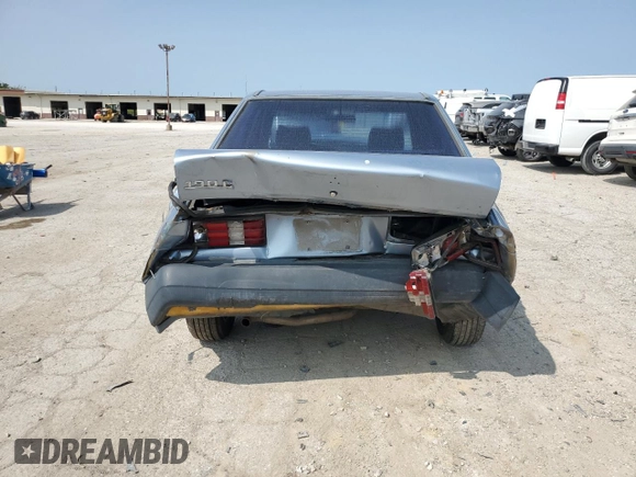 1986 Mercedes-Benz 190 E z VIN WDBDA24D4GF155793, wystawiony jako Copart lot #68599054 z przebiegiem 193 233 mil mil oraz Tytuł czysty. Historia ofert i sprzedaży dostępna na DreamBid. Obrazek 6.