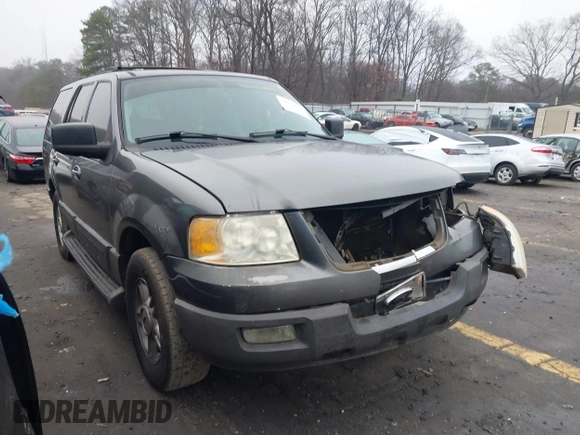 2004 Ford Expedition Special Service with VIN 1FMPU15L44LB05801, listed as a IAAI auction lot 41553046 with 286,759 mi miles. Bid and sale history available at carsss.com. Image 1.