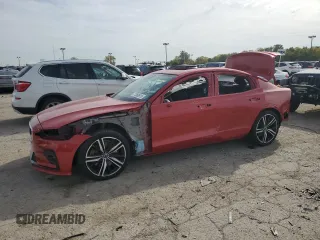 2020 Volvo S60 R-Design with VIN 7JRA22TM3LG036268, listed as a Copart auction lot 71368613 with 31,410 mi miles. Bid and sale history available at carsss.com. Image 1.