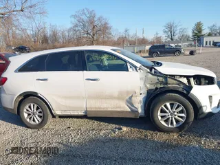 2019 Kia Sorento LX V6 with VIN 5XYPG4A57KG481194, listed as a IAAI auction lot 41748834 with 139,829 mi miles. Bid and sale history available at carsss.com. Image 14.