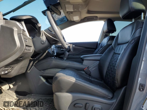 2024 Nissan Murano Platinum z VIN 5N1AZ2DS4RC111918, wystawiony jako Copart lot #52519005 z przebiegiem 18 681 mil mil oraz Szkoda całkowita • Salvage title. Historia ofert i sprzedaży dostępna na DreamBid. Obrazek 7.
