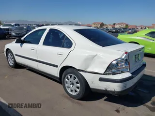 2002 Volvo S60 with VIN YV1RS61RX22155450, listed as a IAAI auction lot 41988229 with 86,115 mi miles. Bid and sale history available at carsss.com. Image 3.