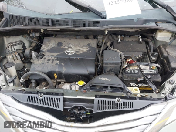 2011 Toyota Sienna XLE AAS z VIN 5TDYK3DC0BS062372, wystawiony jako IAAI lot #42257069 z przebiegiem 195 698 mil mil oraz . Historia ofert i sprzedaży dostępna na DreamBid. Obrazek 10.