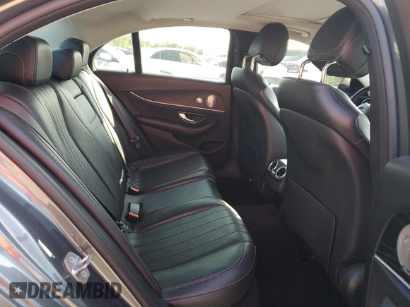 2018 Mercedes-Benz E 300 z VIN WDDZF4KB2JA340263, wystawiony jako Copart lot #58366155 z przebiegiem 91 480 mil mil oraz Czysty tytuł • Clean title. Historia ofert i sprzedaży dostępna na DreamBid. Obrazek 10.