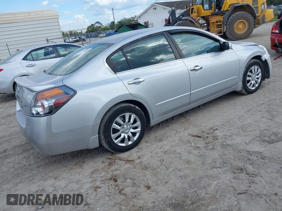 2012 Nissan Altima S z VIN 1N4AL2AP5CC189238, wystawiony jako IAAI lot #41686213 z przebiegiem 101 970 mil mil oraz . Historia ofert i sprzedaży dostępna na DreamBid. Obrazek 4.