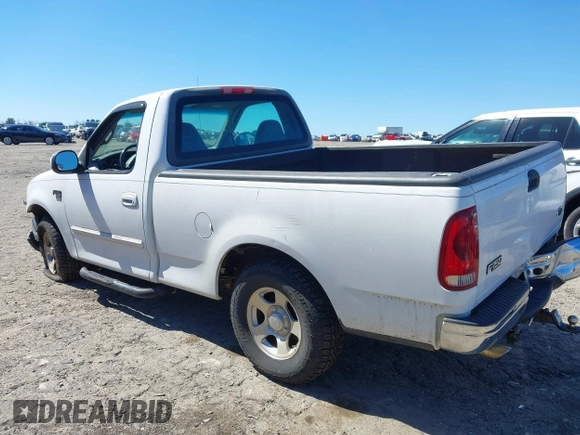 2001 Ford F-150 XL z VIN 1FTRF17W61NB22632, wystawiony jako IAAI lot #41824156 z przebiegiem Nie podano mil oraz . Historia ofert i sprzedaży dostępna na DreamBid. Obrazek 3.