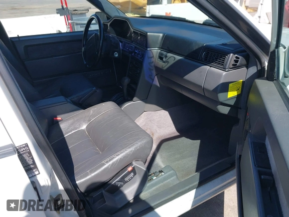 1993 Volvo 960 с VIN YV1KW9517P0010929, выставлен на аукционе IAAI как лот 42159784 с пробегом 246 735 миль миль и . История ставок и продаж доступна на DreamBid. Изображение 5.