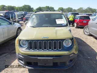 2015 Jeep Renegade Latitude with VIN ZACCJABT2FPB28170, listed as a IAAI auction lot 42003792 with 119,433 mi miles and . Bid and sale history available at DreamBid. Image 12.