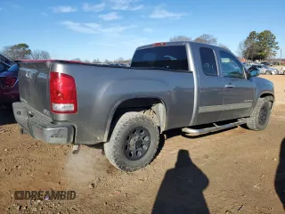 2008 GMC Sierra 1500 Work Truck z VIN 2GTEC19C081260592, wystawiony jako Copart lot #88250165 z przebiegiem 298 483 mil mil oraz Szkoda całkowita • Salvage title. Historia ofert i sprzedaży dostępna na DreamBid. Obrazek 3.