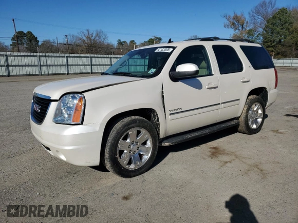 2013 GMC Yukon SLT with VIN 1GKS1CE05DR259086, listed as a Copart auction lot 42103305 with 130,079 mi miles and Salvage Title. Bid and sale history available at carsss.com. Image 1.