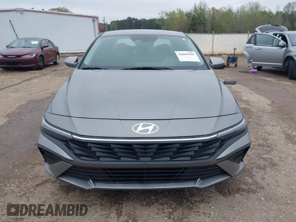2025 Hyundai Elantra SE z VIN KMHLL4DG3SU860243, wystawiony jako IAAI lot #41899929 z przebiegiem 26 162 mil mil oraz . Historia ofert i sprzedaży dostępna na DreamBid. Obrazek 12.