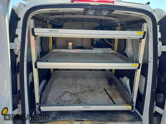 2018 Ford Transit Connect XL z VIN NM0LS7E75J1347256, wystawiony jako IAAI lot #42731230 z przebiegiem 158 735 mil mil oraz . Historia ofert i sprzedaży dostępna na DreamBid. Obrazek 6.