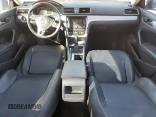 2012 Volkswagen Passat SE z VIN 1VWBH7A38CC049465, wystawiony jako Copart lot #43269985 z przebiegiem 140 636 mil mil oraz Szkoda całkowita • Salvage title. Historia ofert i sprzedaży dostępna na DreamBid. Obrazek 8.