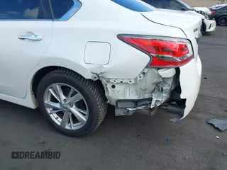 2014 Nissan Altima 2.5 S with VIN 1N4AL3AP4EN256344, listed as a IAAI auction lot 42028953 with 111,984 mi miles. Bid and sale history available at carsss.com. Image 6.