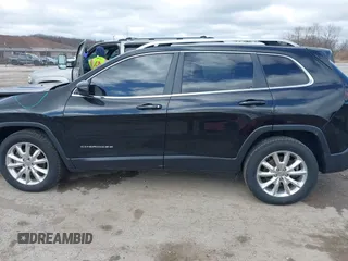2017 Jeep Cherokee Limited with VIN 1C4PJMDS2HW606827, listed as a IAAI auction lot 42037856 with 89,477 mi miles. Bid and sale history available at carsss.com. Image 14.