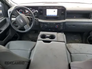 2023 Ford F-250 XL with VIN 1FT7W2BA3PEE18810, listed as a Copart auction lot 42390845 with 59,286 mi miles and Salvage title. Bid and sale history available at DreamBid. Image 8.